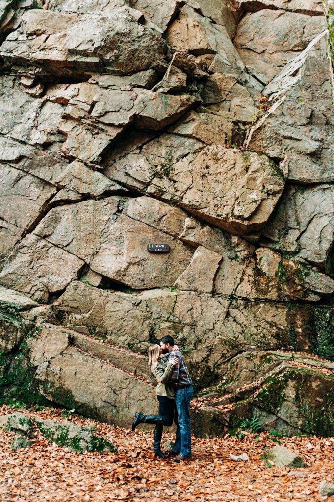 Engagement Session hiking in the woods 