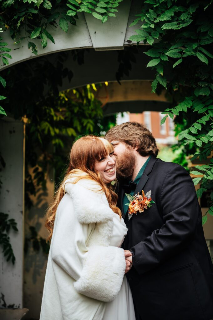 Micro wedding vs. elopement wedding