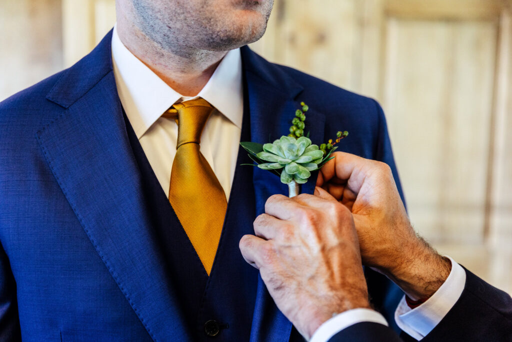 Groom's boutonniere 